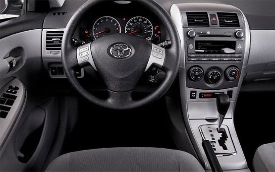 La vista frontal »  2012 Toyota Corolla auto