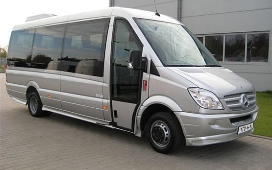 2020 Mercedes Sprinter 18+1