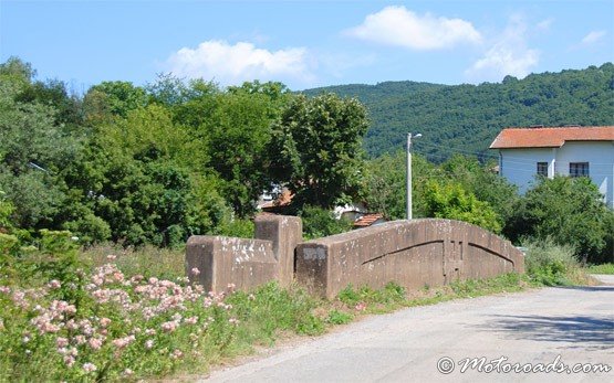 Puente, Pueblo de Kalotina